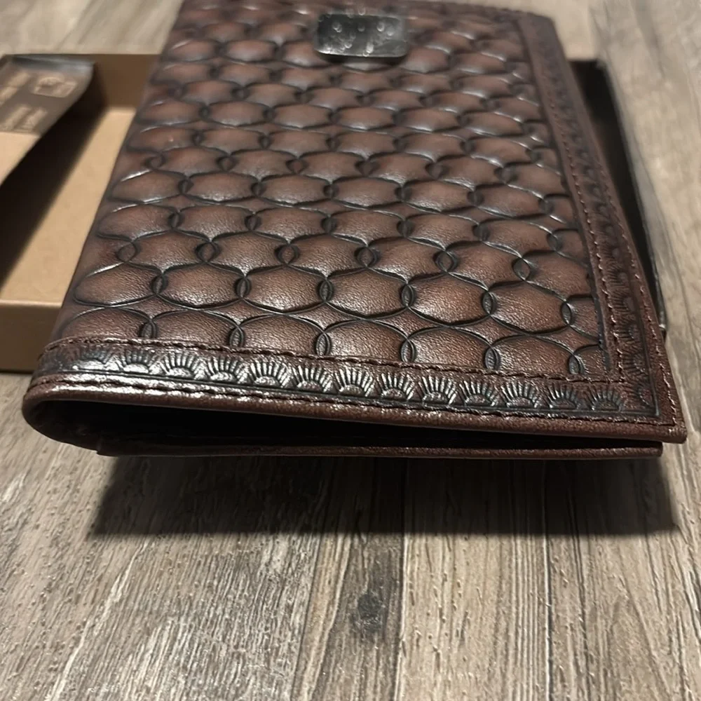 Justin Rodeo Genuine Leather Low Profile,RFID,8 card slots,slip pockets,Concho